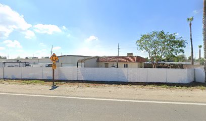 Bauer's Auto Wrecking — yonke en Hanford