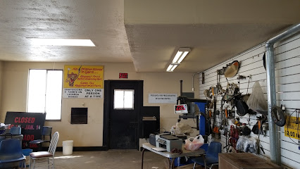 Economy Auto Wrecking — yonke en Lemoore
