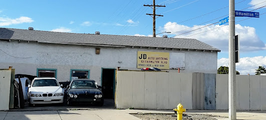 J D Auto Wrecking — yonke en Pomona