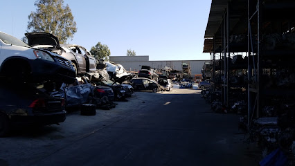 M & P Auto Dismantlers — yonke en Fontana