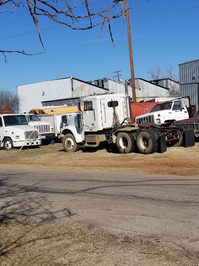 Robertson Equipment & Salvage — yonke en Wichita Falls