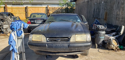 San Carlos Used Parts — yonke en Brownsville